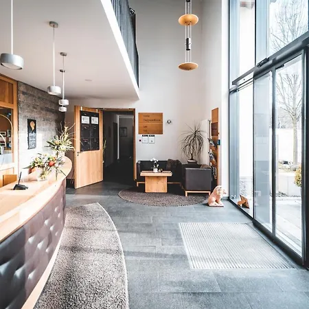 Hotel & Gasthof Lowen
