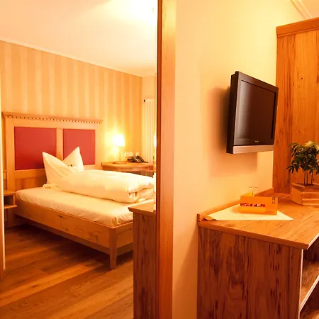 & Loewen Hotel